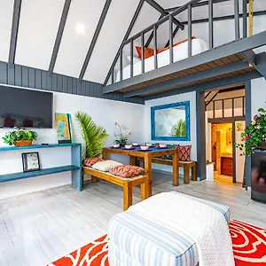 Saunders 2bd , Nassau Bahamas